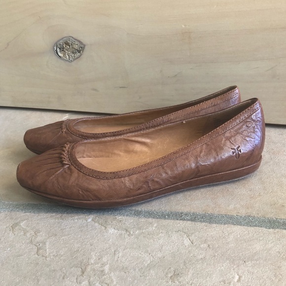 SOLD: Frye Clementine Ruching Skimmer Flat - Picture 2 of 8